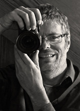 Portrait Mathias Brandst&auml;tter mit Kamera